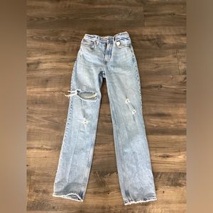 EUC Abercrombie & fitch straight ultra high rise jeans Size: 00